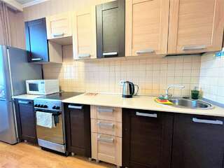 Гостевой дом Резидент Новосибирск Классический четырехместный номер-7